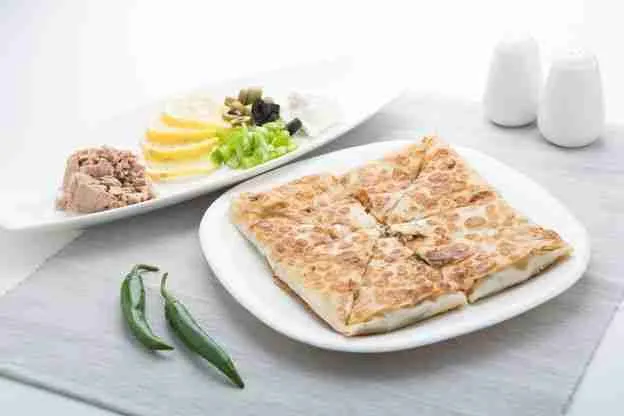 السعرات الحرارية في فطيرة تونة